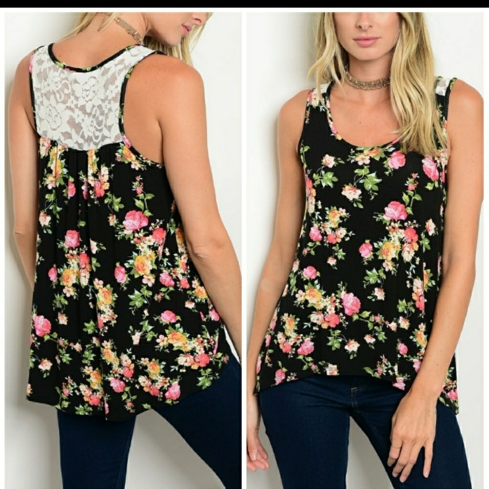 💠Only 2 left💠Super cute lace and floral tank😍